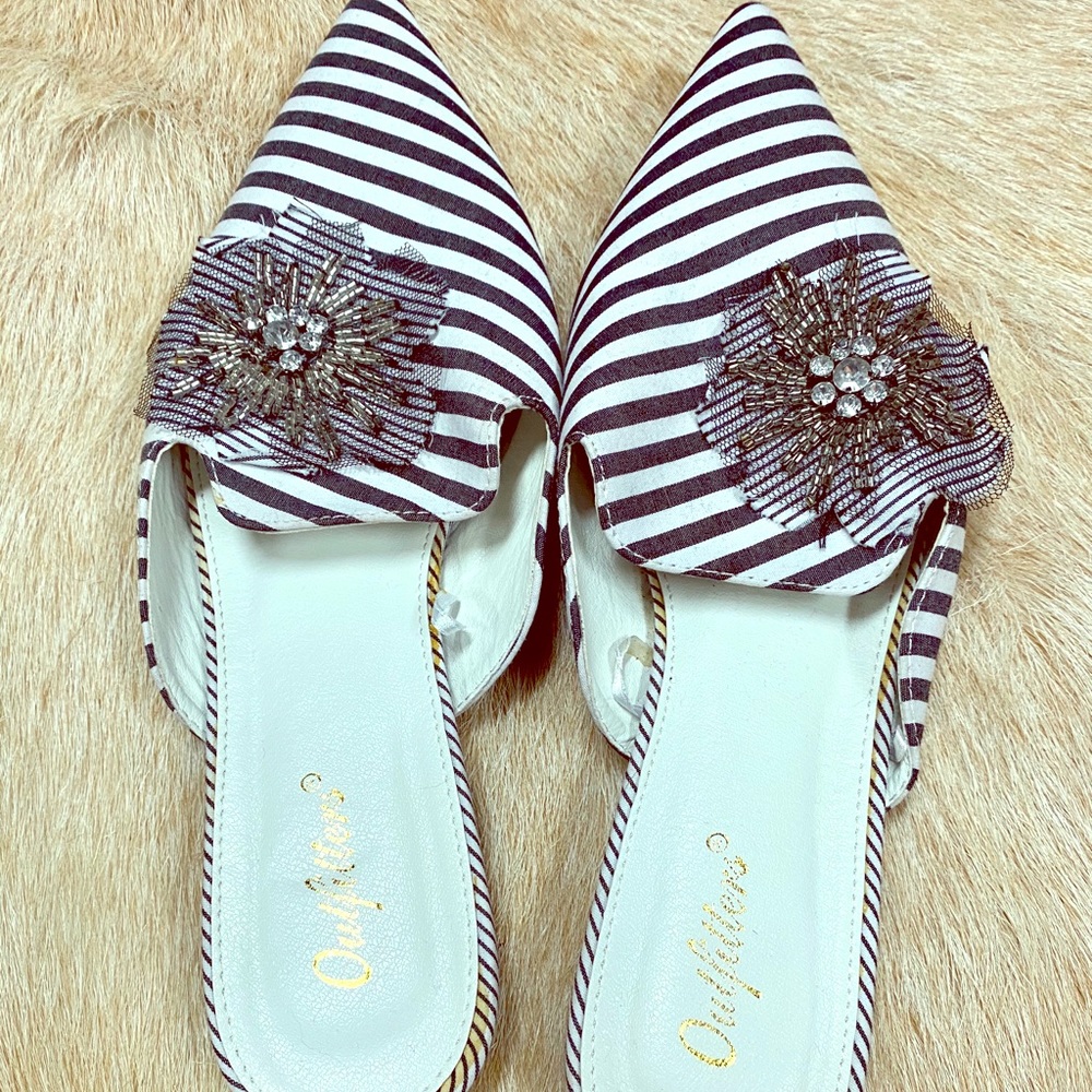 Gorgeous flats size 9